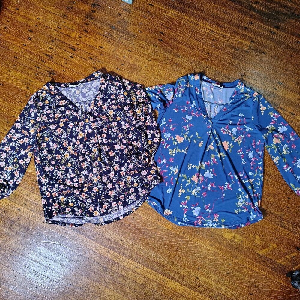 Two By Vince Camuto Small Blouse X2 Blue Floral V-Neck 3/4 Sleeve Stretch/T753